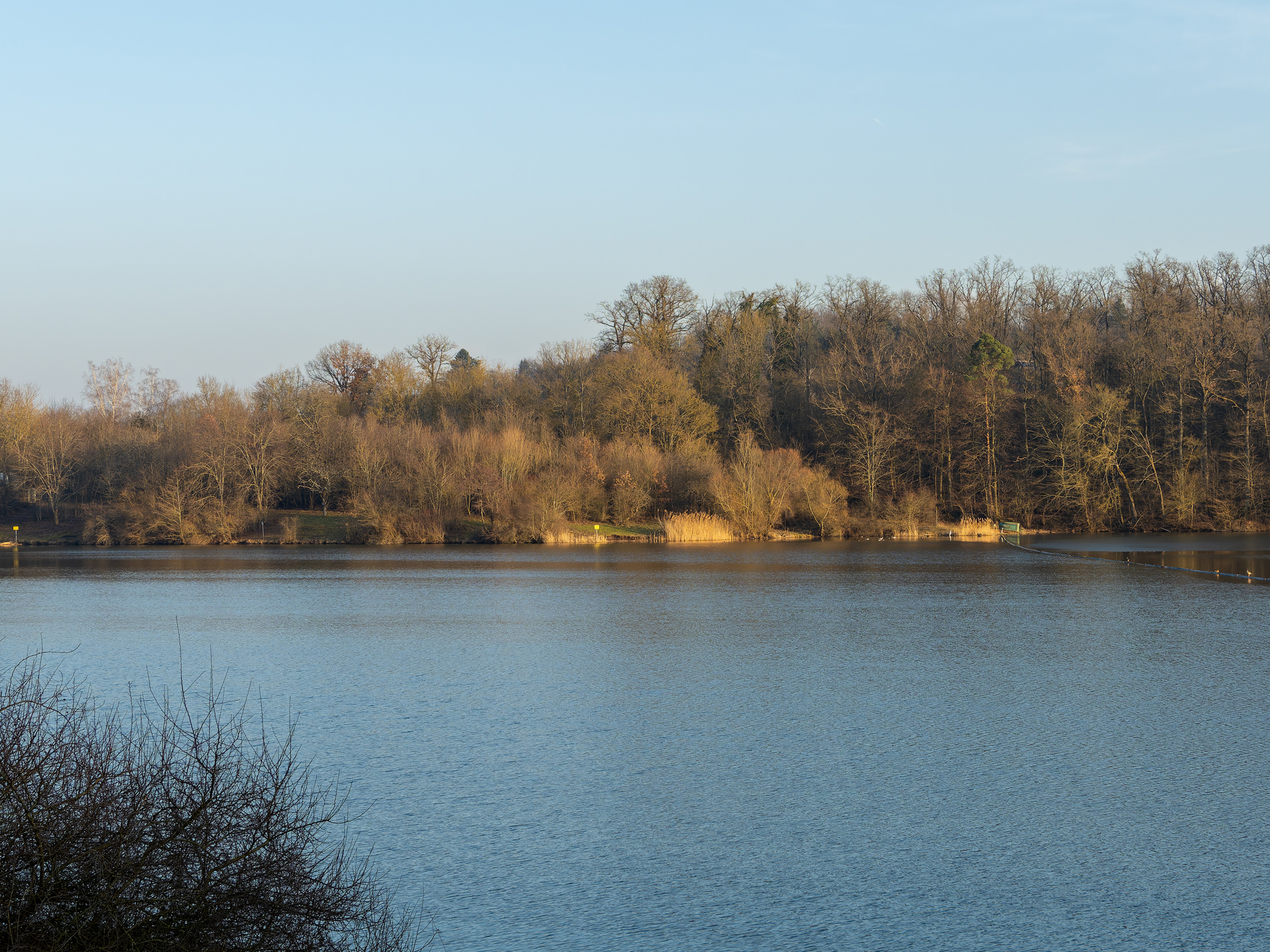 Der Stausee Ehmetsklinge bei Zaberfeld im Landkreis Heilbronn.