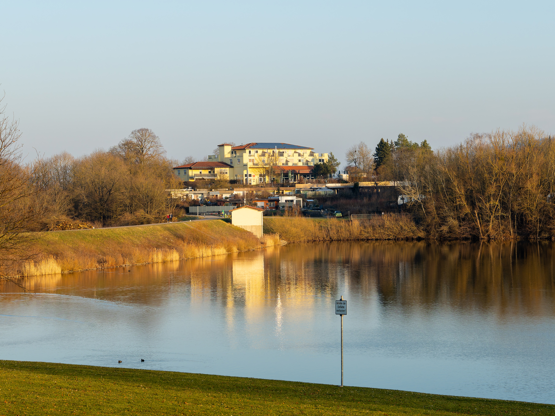 Der Stausee Ehmetsklinge bei Zaberfeld im Landkreis Heilbronn.