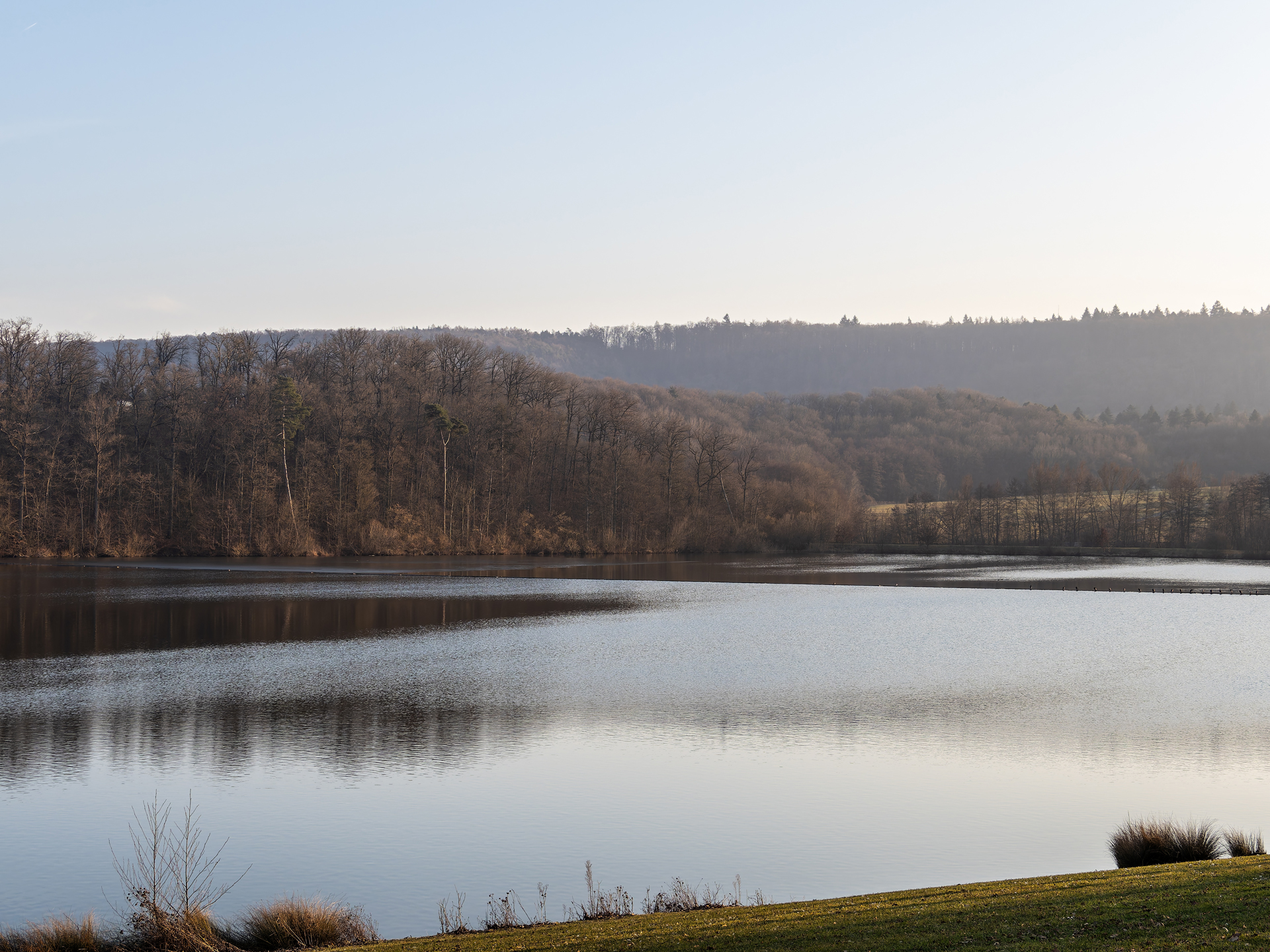 Der Stausee Ehmetsklinge bei Zaberfeld im Landkreis Heilbronn.